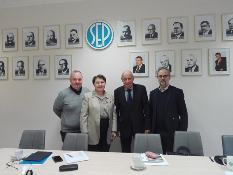Na zdjęciu od lewej: Paweł Włodarczyk – O/Włocławski, Henryka Szumigaj – O/Łódzki, Andrzej Klaczkowski – przewodniczący CKOiK SEP, Janusz Juraszek – O/Bielsko - Bialski