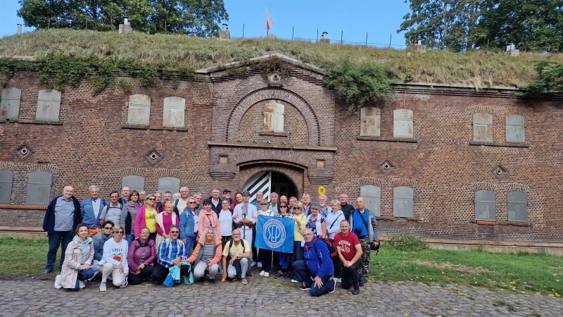 Uczestnicy wycieczki SEP w Forcie Gerharda w Świnoujściu
